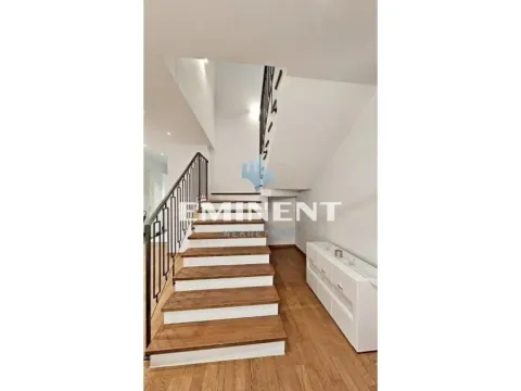 Izdavanje, četvorosoban stan, 178m², Kalenić Pijaca, Vračar Sve Podlokacije - image 6