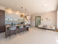 Izdavanje, kuća, 400m², Herceg Novi, Crna Gora - image 9