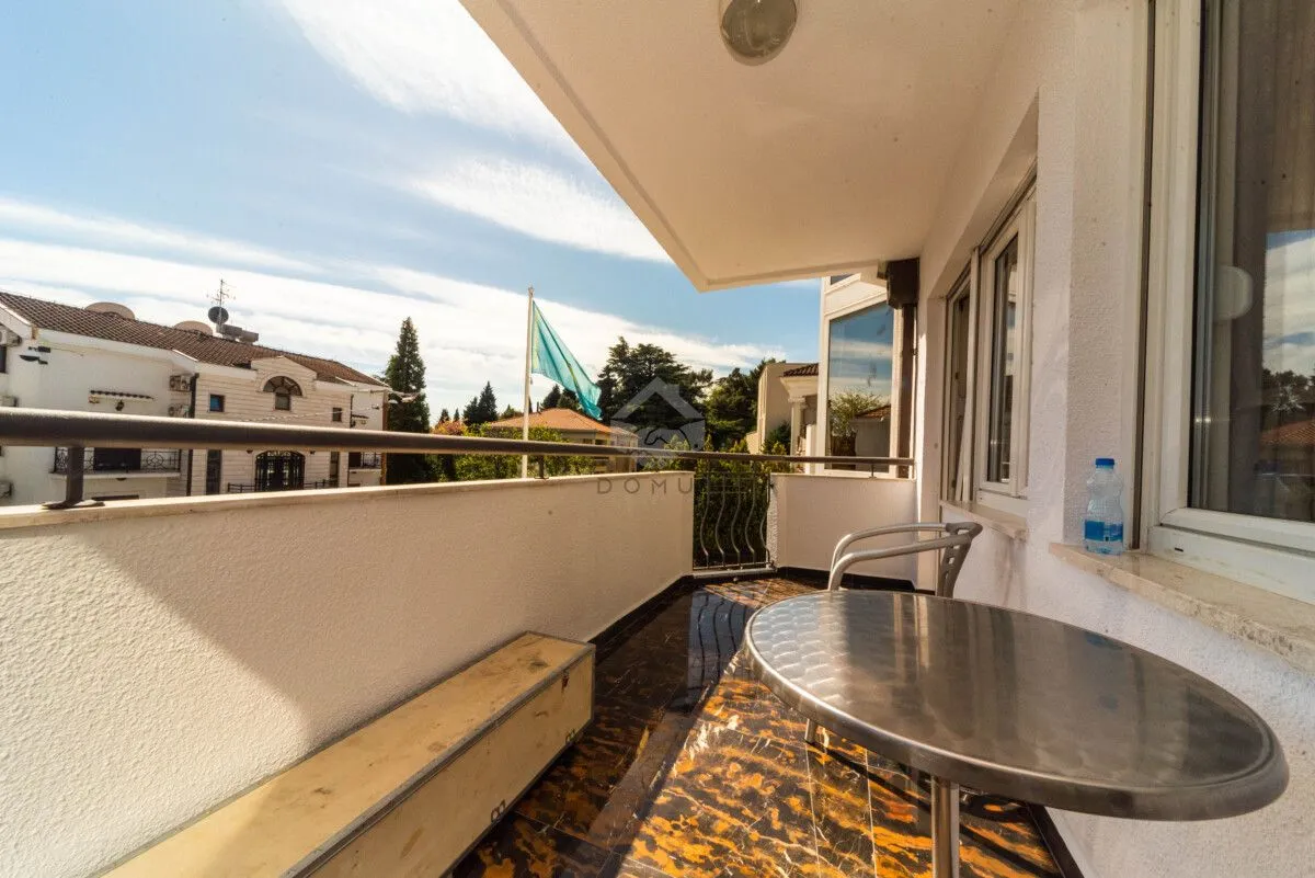 Rent, three bedroom apartment, 200m², Gorica C, Podgorica
