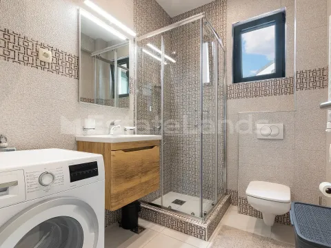 Sale, two bedroom apartment, 81m², Bečići, Budva - image 10