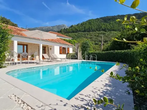 Izdavanje, kuća, 70m², Kotor, Crna Gora - image 2