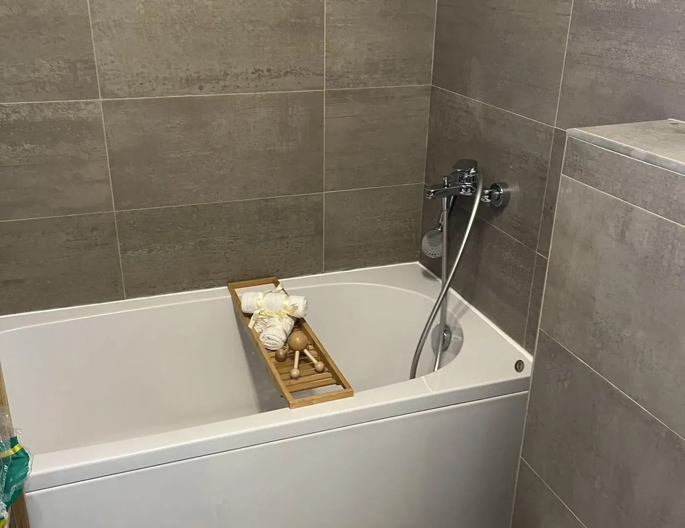Prodaja, trosoban stan, 99m², Kalimanj, Tivat