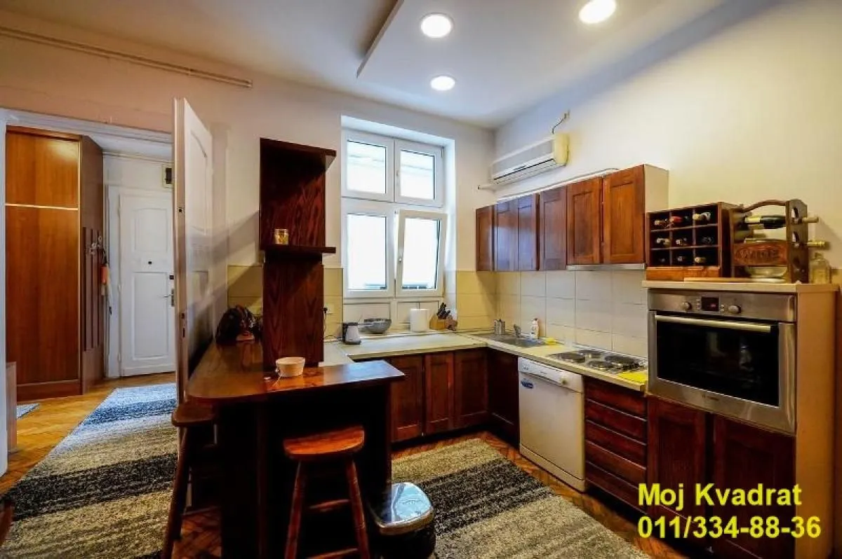 Prodaja, trosoban stan, 86m², Vračar Centar, Vračar Sve Podlokacije