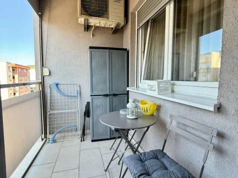 Rent, one bedroom apartment, 47m², Blok 9, Podgorica - image 12