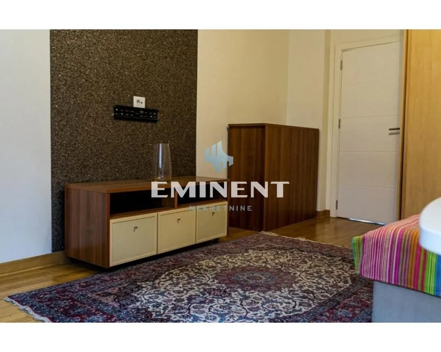 Rent, four bedroom apartment, 120m², Stari Grad, Beograd