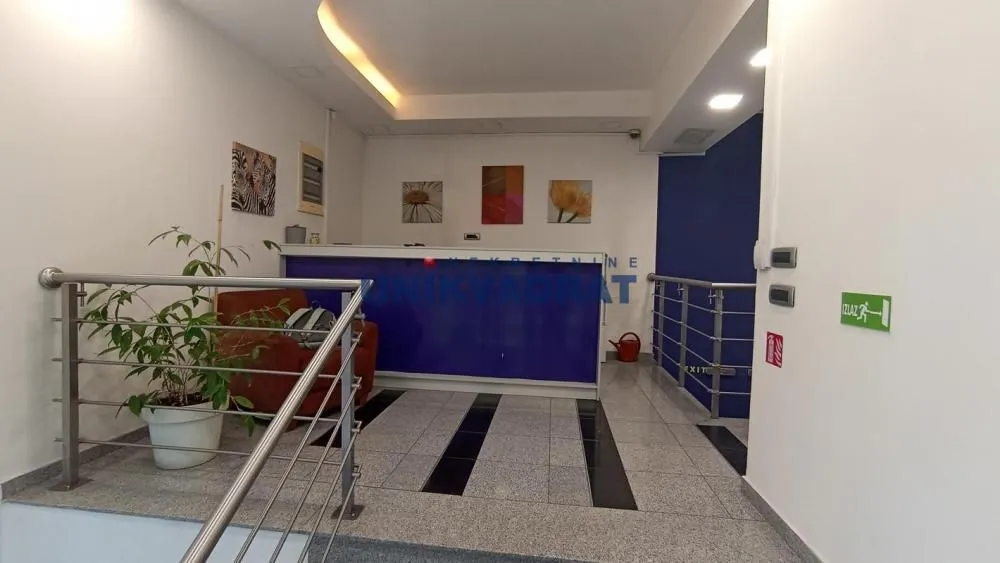 Rent, office space, 180m², Đeram Pijaca, Beograd