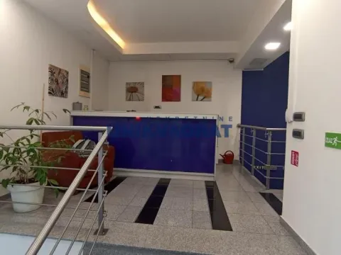 Poslovni prostor in Đeram Pijaca