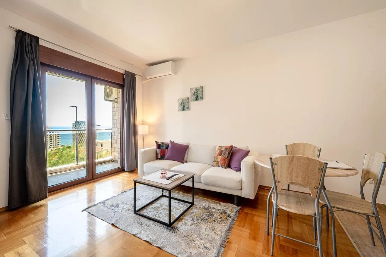 Sale, one bedroom apartment, 50m², Bečići, Budva