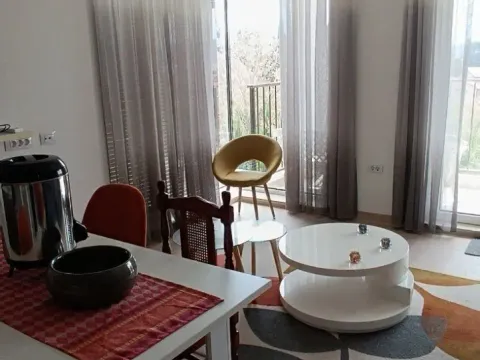 Prodaja, dvosoban stan, 80m², Donja Lastva, Tivat