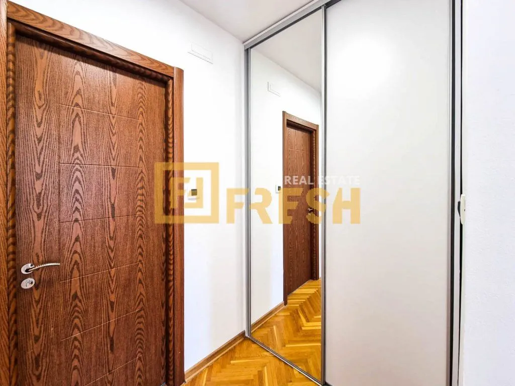 Rent, house, 250m², Mareza, Podgorica