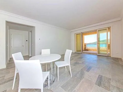 Prodaja, stan, 74m², Tivat, Crna Gora - image 6