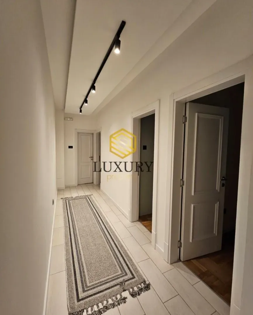 Prodaja, stan, 97m², 1 maj, Podgorica