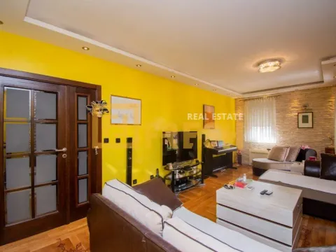 Prodaja, četvorosoban stan, 139m², Momišići, Podgorica - image 4