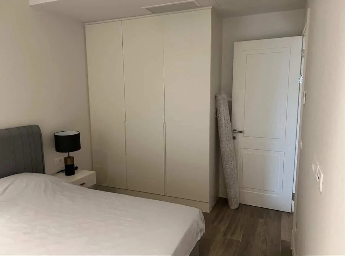 Izdavanje, jednosoban stan, 83m², Luštica Bay, Tivat