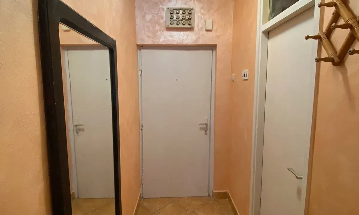 Izdavanje, stan, 24m², Gintaš, Podgorica