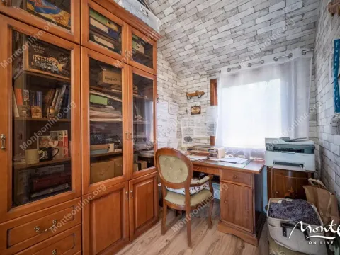Prodaja, kuća, 130m², Tivat, Crna Gora - image 10