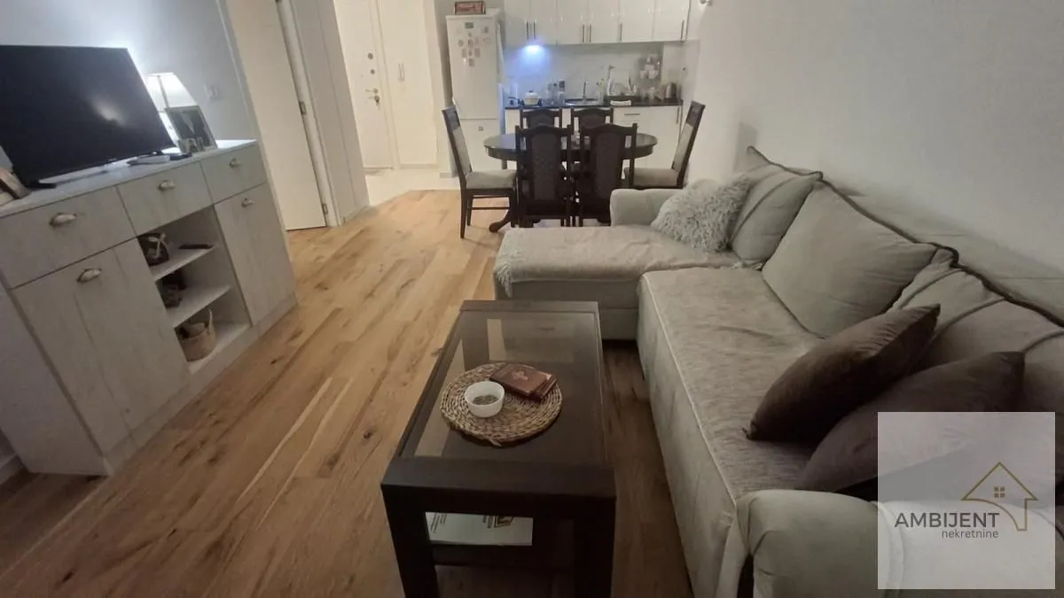 Prodaja, dvosoban stan, 45m², Centar, Stara Pazova