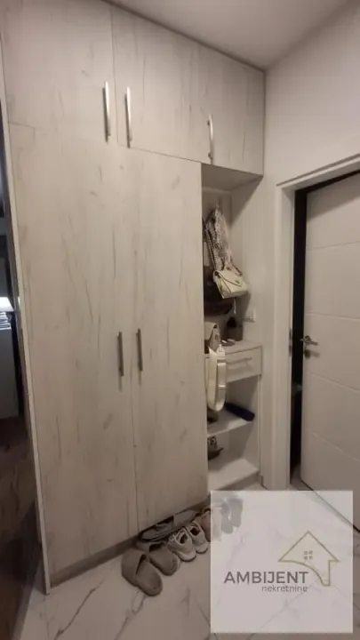 Prodaja, trosoban stan, 45m², Centar, Stara Pazova