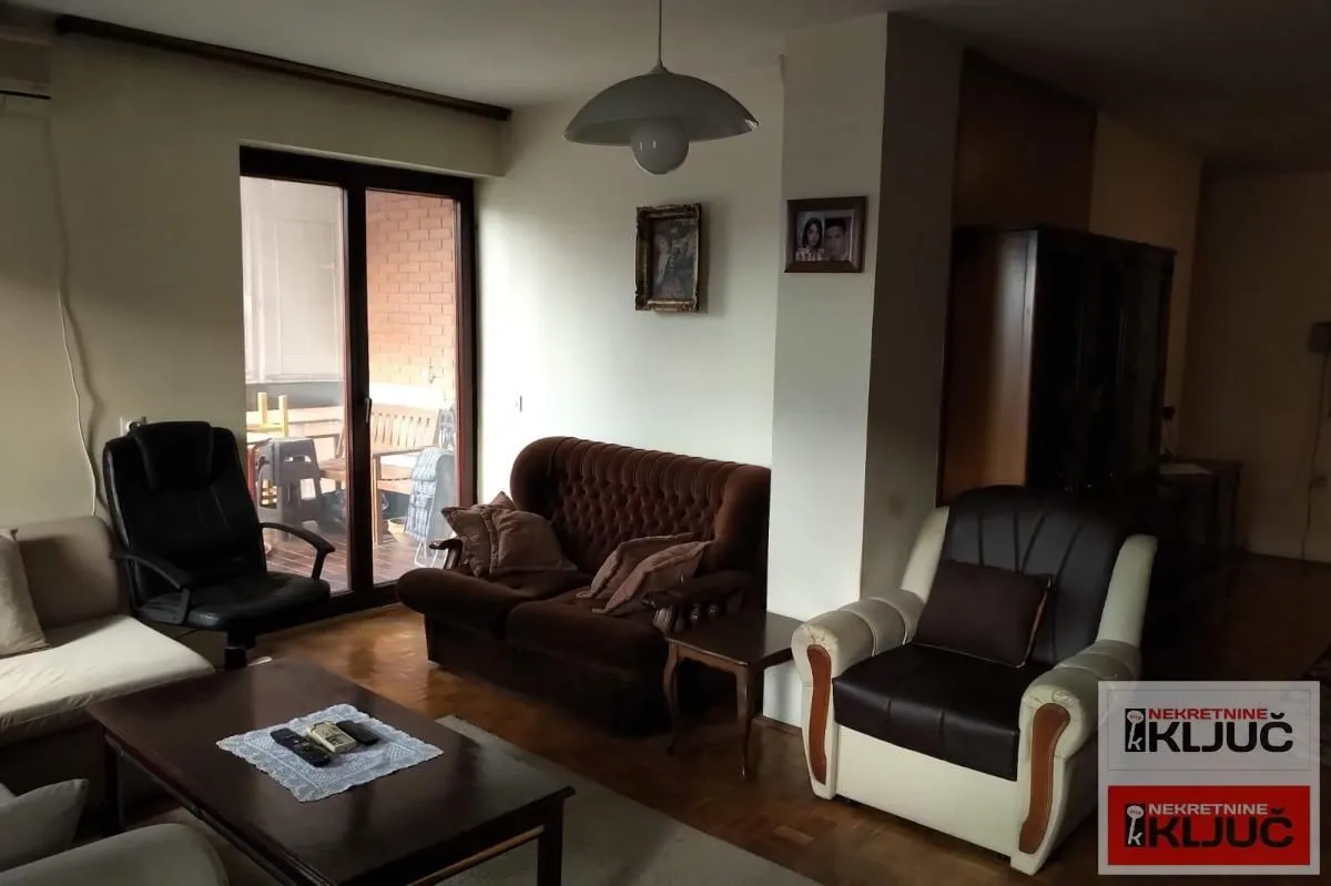 Prodaja, trosoban stan, 86m², Bulevar patrijarha Pavla, Novi Sad Sve Podlokacije