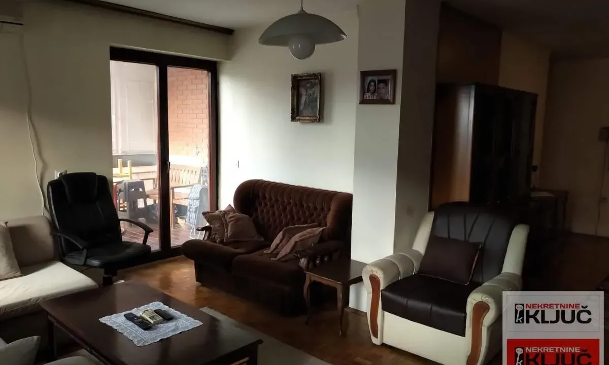 Prodaja, trosoban stan, 86m², Bulevar patrijarha Pavla, Novi Sad Sve Podlokacije