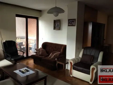 Prodaja, trosoban stan, 86m², Bulevar patrijarha Pavla, Novi Sad Sve Podlokacije - image 1