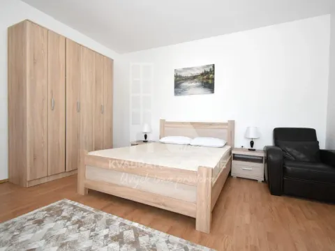 Izdavanje, dvosoban stan, 60m², Centar, Podgorica - image 5