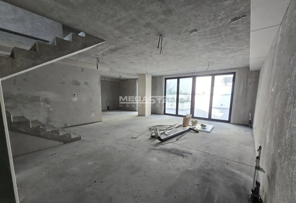 Rent, office space, 245m², Šumice, Beograd