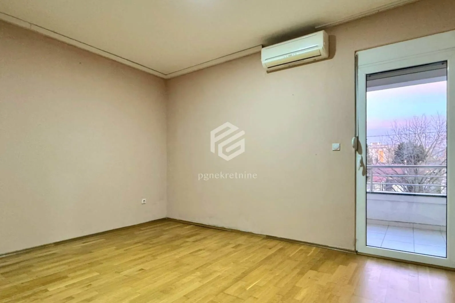 Rent, two bedroom apartment, 69m², Pobrežje, Podgorica