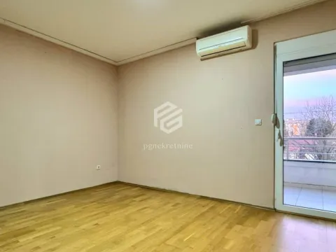 Rent, two bedroom apartment, 69m², Pobrežje, Podgorica - image 6
