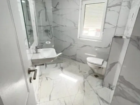 Izdavanje, trosoban stan, 105m², Central Point, Podgorica - image 10