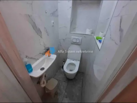 Izdavanje, trosoban stan, 70m², Kosančićev Venac, Beograd - image 7