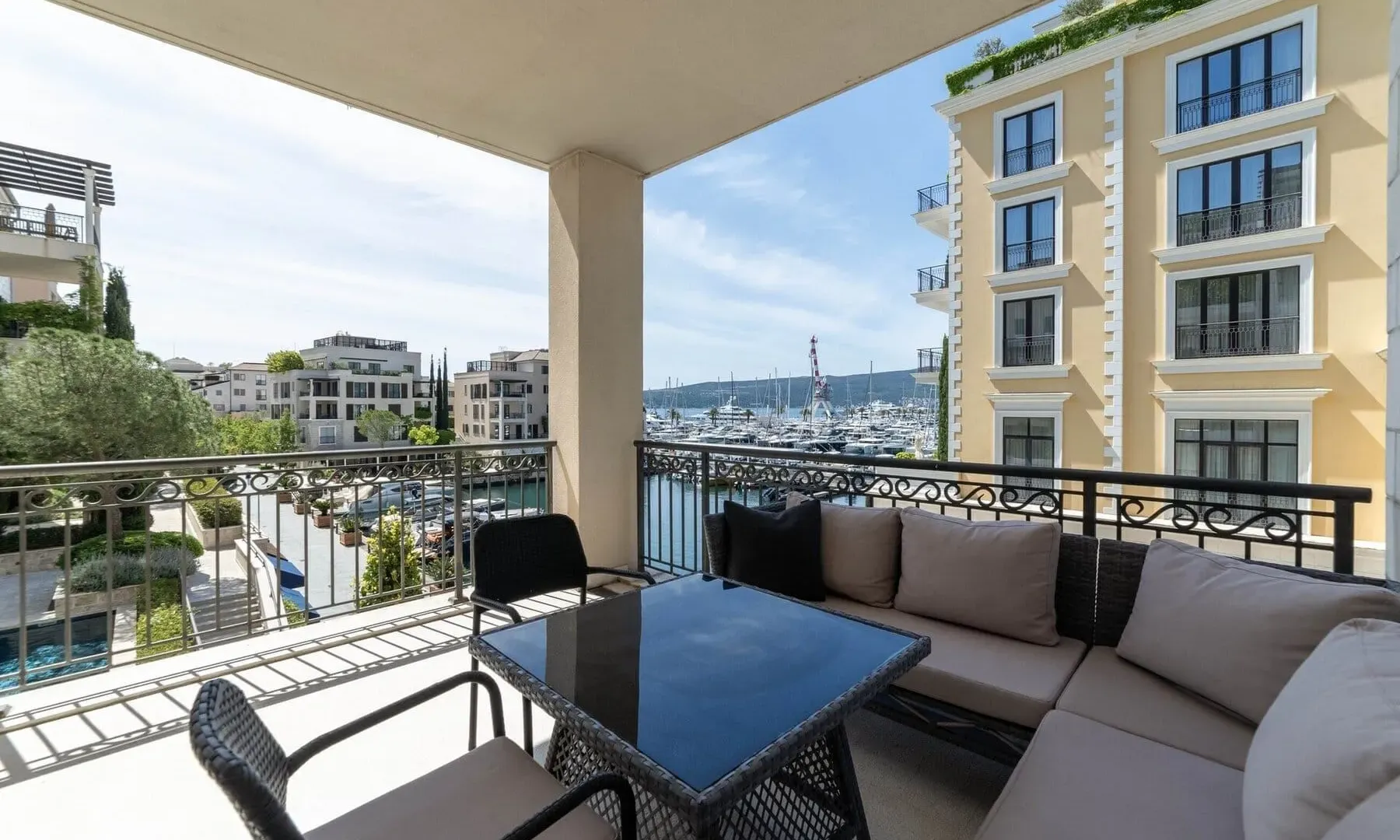 Prodaja, dvosoban stan, 131m², Porto Montenegro, Tivat