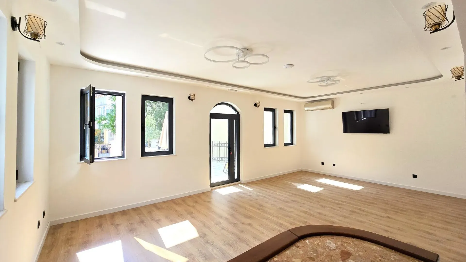 Prodaja, ugostiteljski objekat, 440m², Budva, Crna Gora