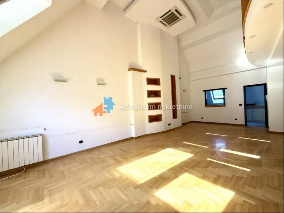 Prodaja, stan, 208m², Kalenić Pijaca, Vračar Sve Podlokacije