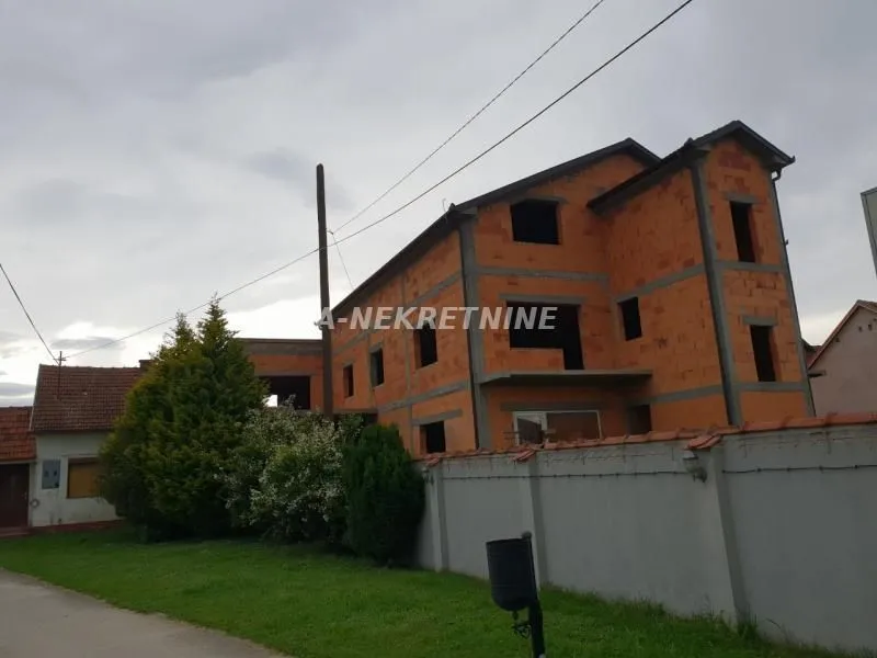 Sale, house, 900m², Veternik, Novi Sad Sve Podlokacije