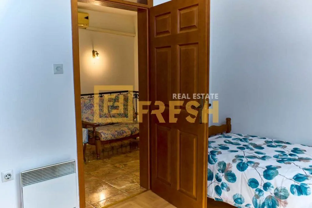Izdavanje, kuća, 160m², Tološi, Podgorica