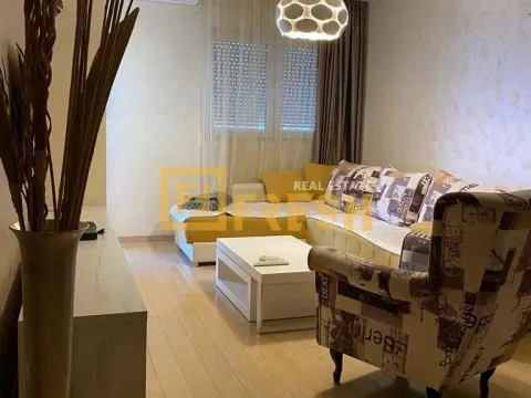 Prodaja, dvosoban stan, 66m², City Kvart, Podgorica - image 2