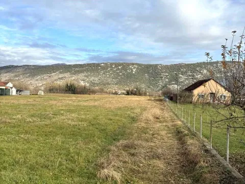 Zemljište in Centar