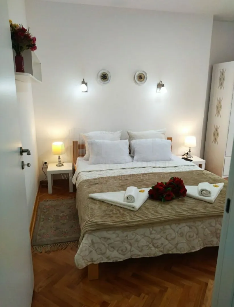 Izdavanje, dvosoban stan, 63m², Stari Grad, Beograd