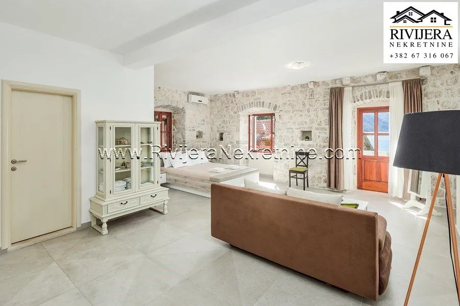 Sale, house, 450m², Dobrota, Kotor