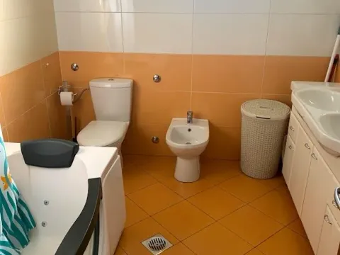 Izdavanje, kuća, 240m², Donja Gorica, Podgorica - image 17