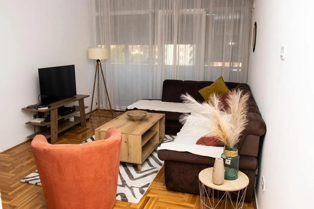 Izdavanje, jednosoban stan, 45m², Podgorica, Crna Gora