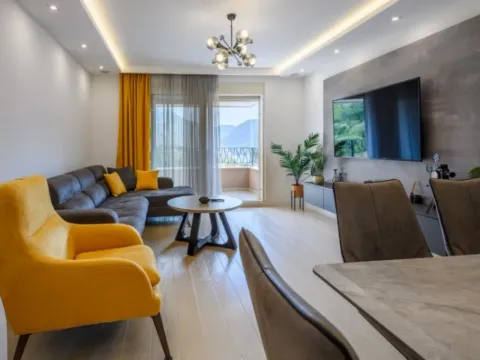 Rent, two bedroom apartment, 70m², Sveta Vrača, Kotor - image 2