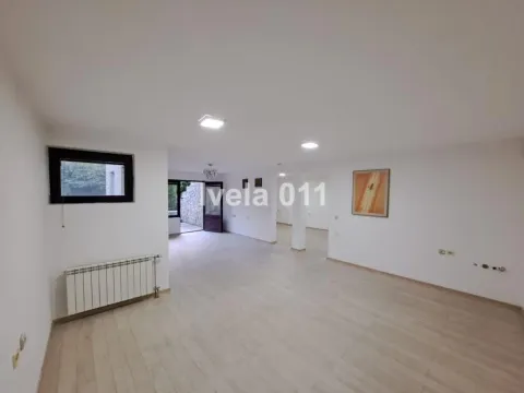 Izdavanje, poslovni prostor, 70m², Savski Venac, Beograd - image 3