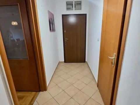 Rent, two bedroom apartment, 81m², Stari Aerodrom, Podgorica - image 8