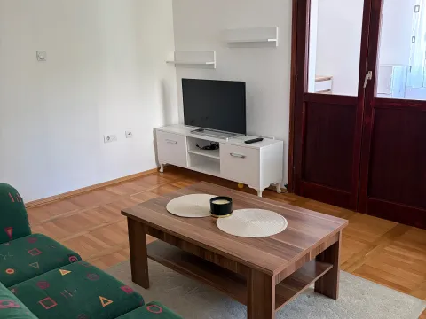 Izdavanje, jednosoban stan, 45m², Zlatica, Podgorica - image 3