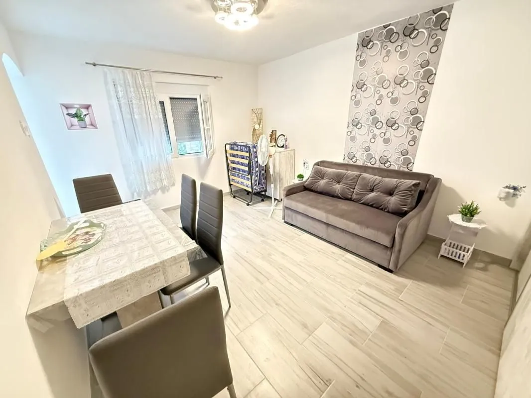 Prodaja, kuća, 68m², Sutomore, Bar