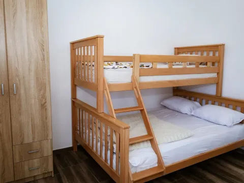 Izdavanje, kuća, 170m², Bigova, Kotor - image 14