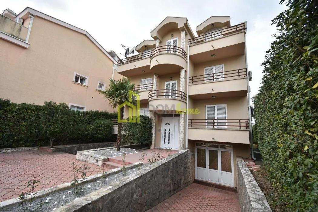 Rent, office space, 200m², Tološi, Podgorica