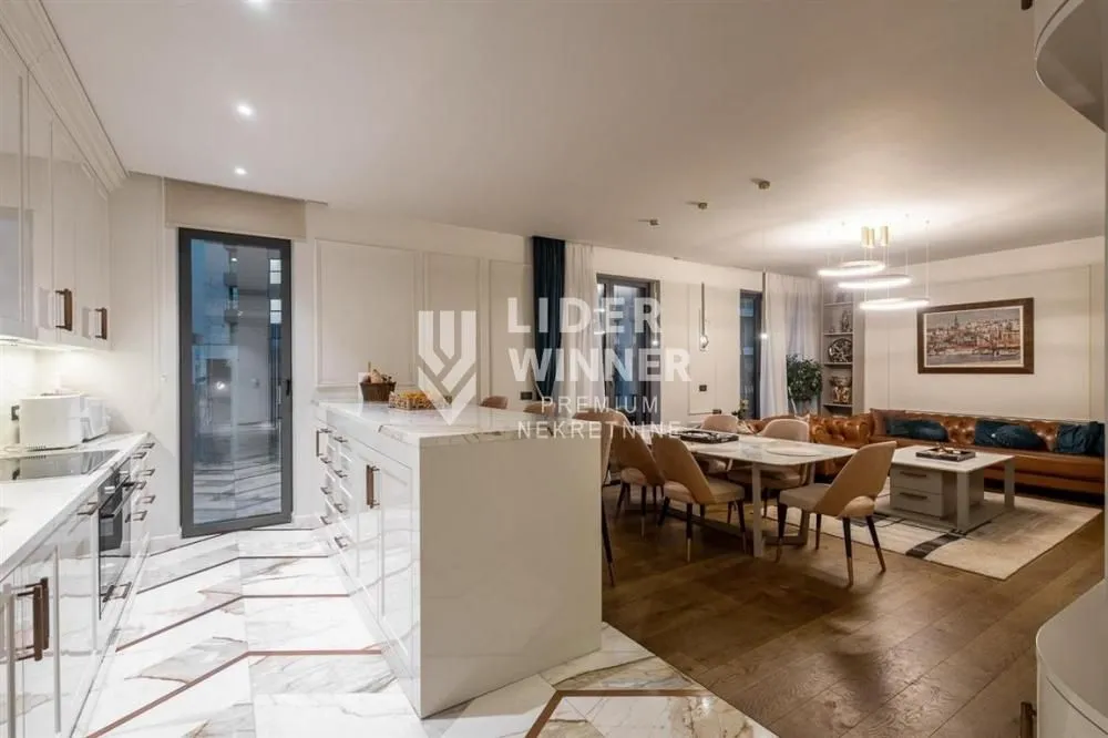 Sale, apartment, 244m², Stari Grad, Beograd